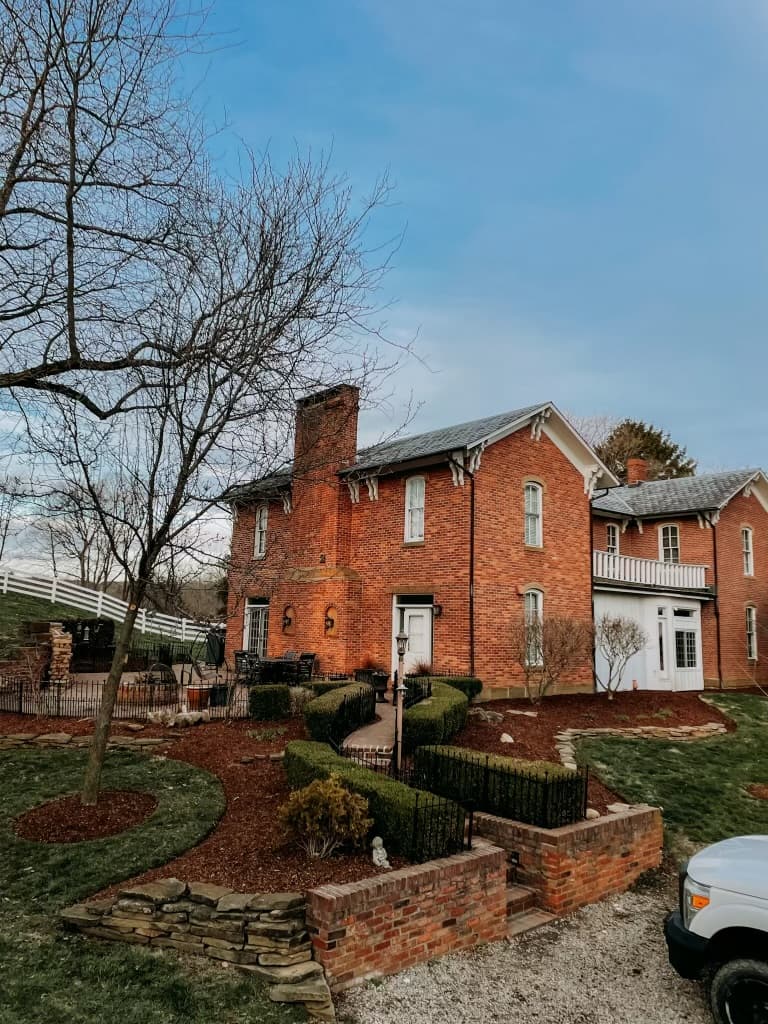 Natural Mulch Installation