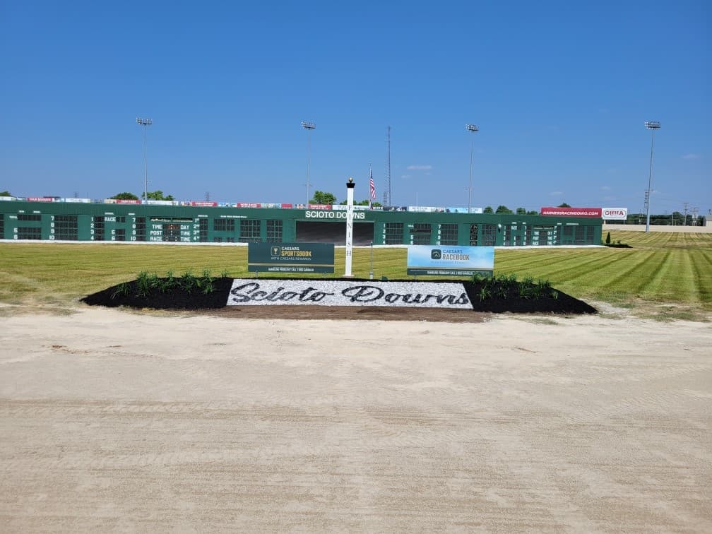 Commercial Mulch Installation